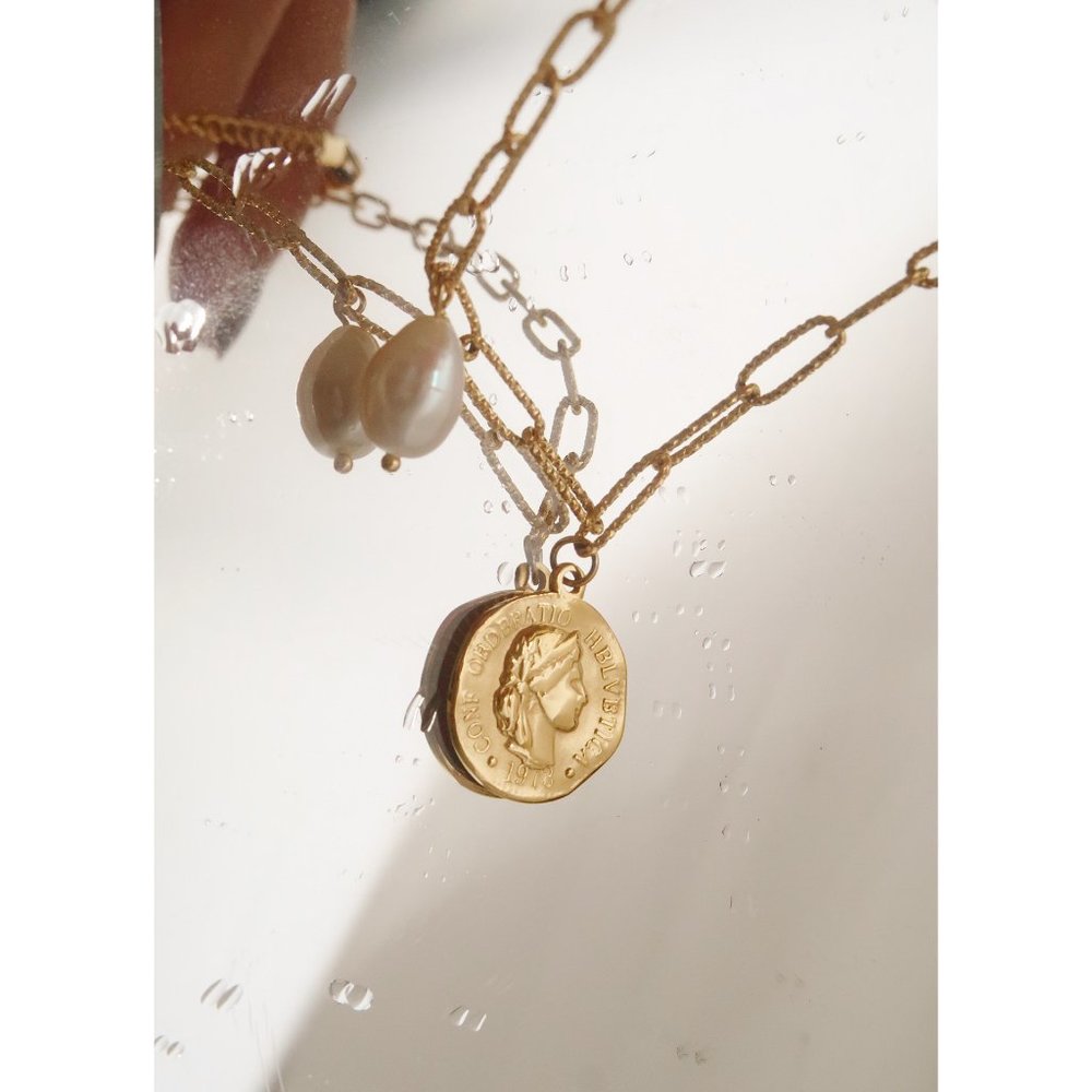 NEW 18K Gold Plated Coin Freshwater Pearl Necklace - Picture 10 of 10